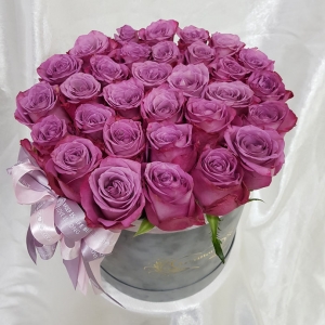 Купить коробку с 31 розой в Комсомольске-на-Амуре