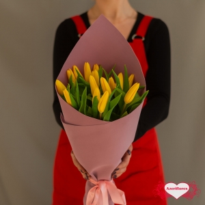 Купить букет из 15 желтых тюльпанов в Комсомольске-на-Амуре