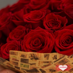 Купить букет из 25 красных роз в Комсомольске-на-Амуре