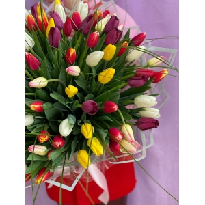 Купить охапку-микс из 101 тюльпана с доставкой в Комсомольске-на-Амуре
