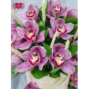 Купить коробку с королевской орхидеей в Комсомольске-на-Амуре