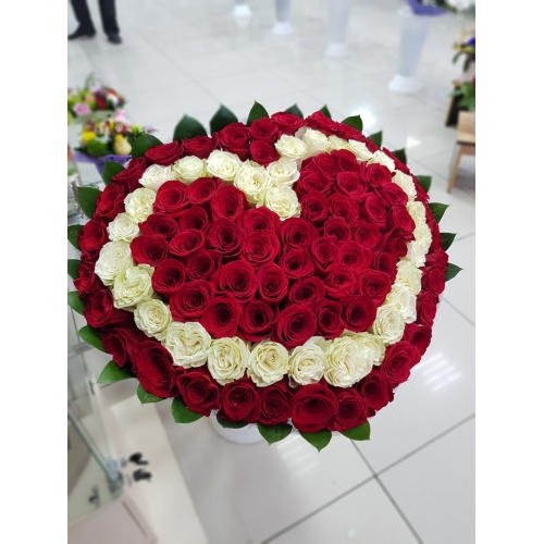 Купить букет из роз в виде сердца в Комсомольске-на-Амуре
