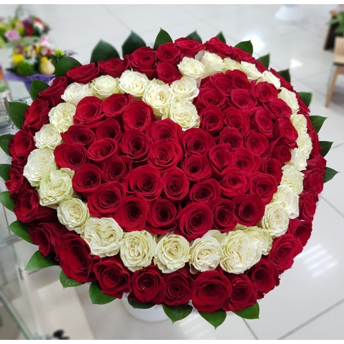 Купить букет из роз в виде сердца в Комсомольске-на-Амуре