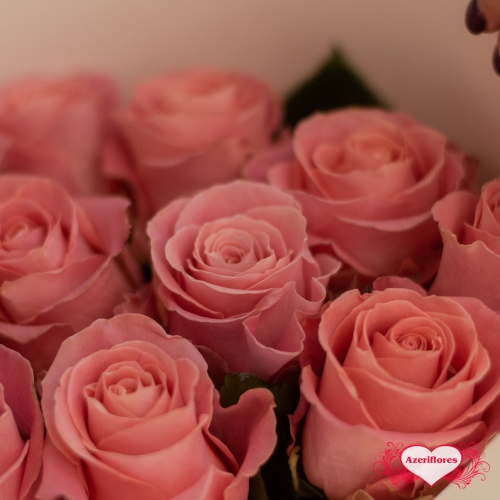 Купить букет из 11 розовых роз в Комсомольске-на-Амуре