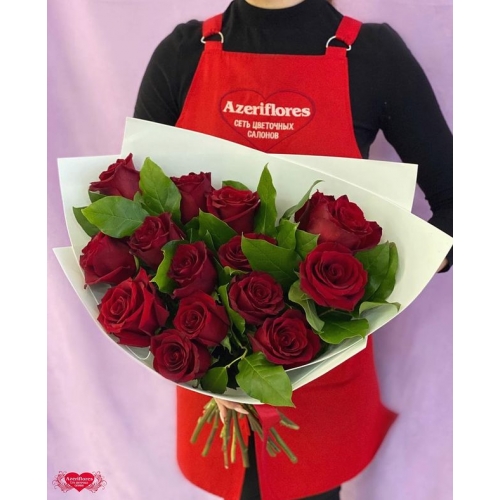 Купить букет из 15 бордовых роз с доставкой в Комсомольске-на-Амуре