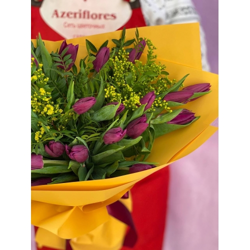 Купить букет из 25 фиолетовых тюльпанов с доставкой в Комсомольске-на-Амуре