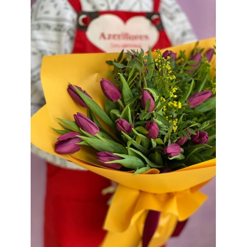 Купить букет из 25 фиолетовых тюльпанов с доставкой в Комсомольске-на-Амуре
