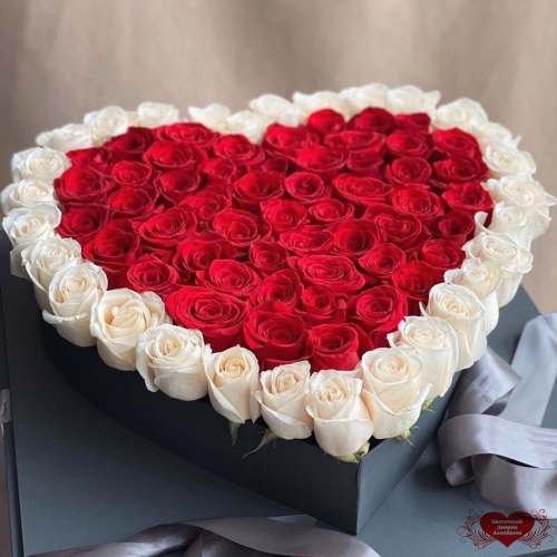 Купить цветы в коробке в форме сердца с доставкой в Комсомольске-на-Амуре