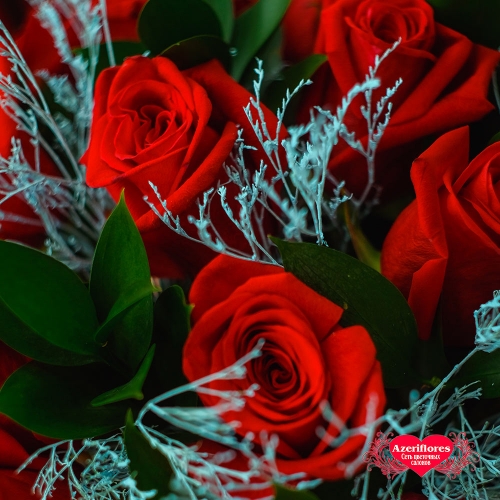 Купить коробку с 25 розами в Комсомольске-на-Амуре