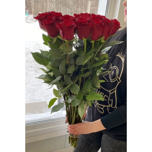 Купить красные розы 70 см с доставкой в Комсомольске-на-Амуре